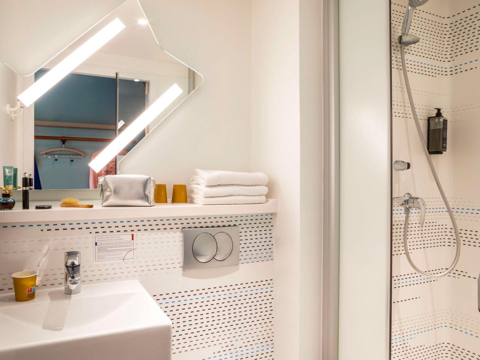 Ibis Budget Paris Clichy Mairie Eksteriør bilde